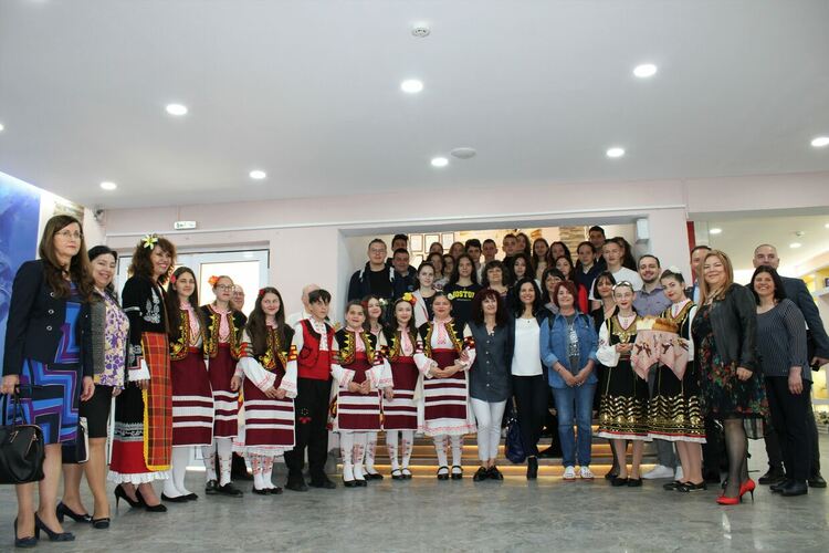 СУ „Йордан Йовков“ - дoмaĸин нa paбoтнa cpeщa зa oбмянa нa дoбpи практики 