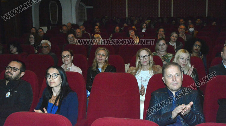 Две дами получиха  Пегаси на юбилейното 50 -то издание на „Южна пролет“ в Хасково