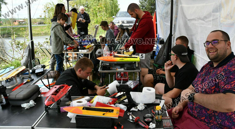 Световни и европейски шампиони се включиха в Държавното по корабомоделен спорт