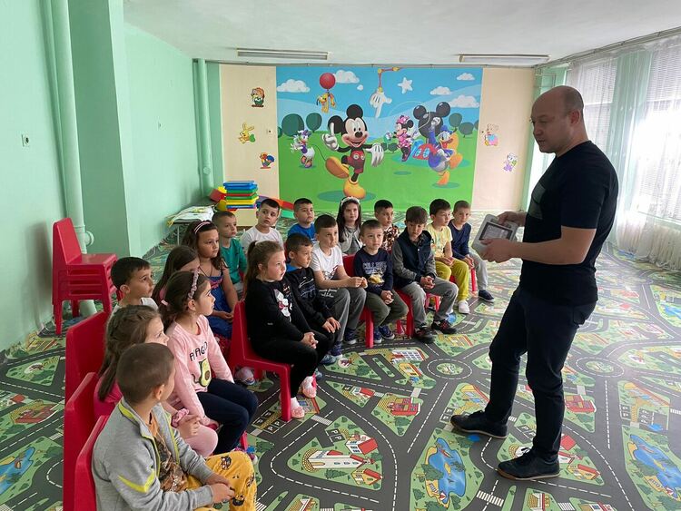 Безплатни очни прегледи за 160 деца в община Момчилград