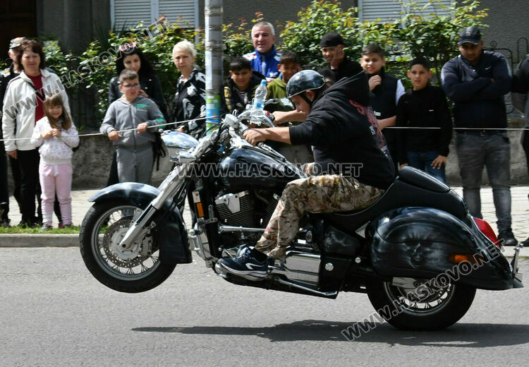 Рокерско шоу и състезателни стартове в Харманли