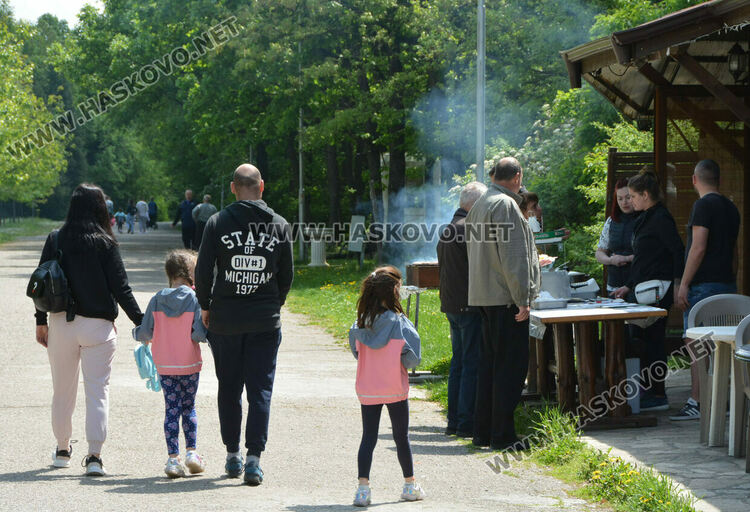 Изпочупиха лодката в езерото в “Кенана”