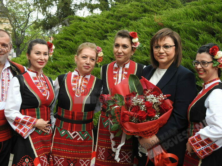 Социалистите в Кърджали посрещат Деня на труда с фолклорен празник, уважи го вицепремиера Корнелия Нинова