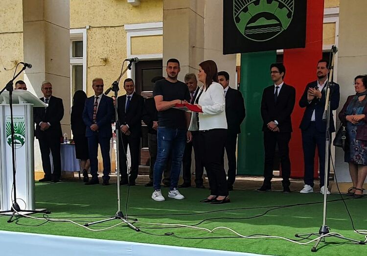 Министърът на културата запали огъня на Майските празници в Първомай