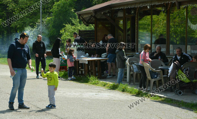 Изпочупиха лодката в езерото в “Кенана”