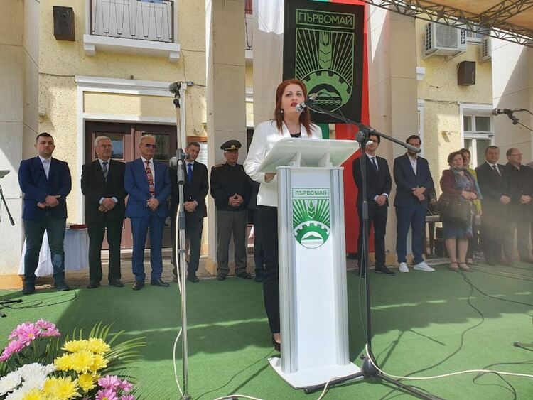 Министърът на културата запали огъня на Майските празници в Първомай