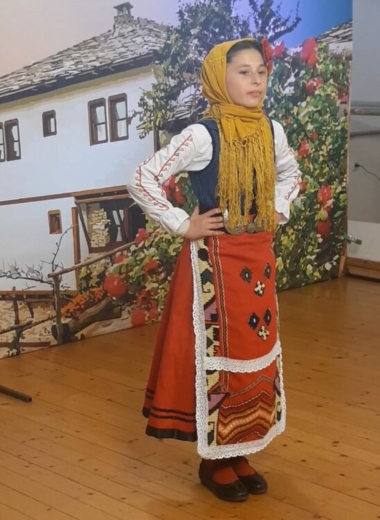 8 медала за "Зора Зорничка" от конкурса "Орфеево изворче" 