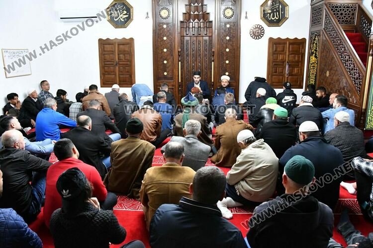 Мюсюлманите се върнаха отново в джамиите за Рамазан байрям