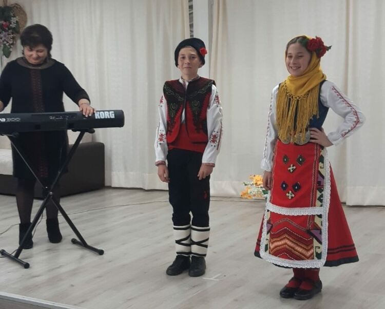 8 медала за "Зора Зорничка" от конкурса "Орфеево изворче" 