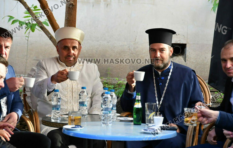 Мюсюлманите се върнаха отново в джамиите за Рамазан байрям