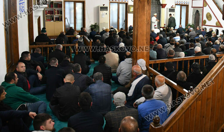 Мюсюлманите се върнаха отново в джамиите за Рамазан байрям