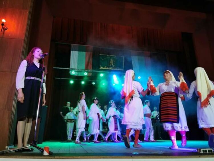 Двучасов спектакъл на колективите на Народно читалище &bdquo;Пробуда 1935 г."