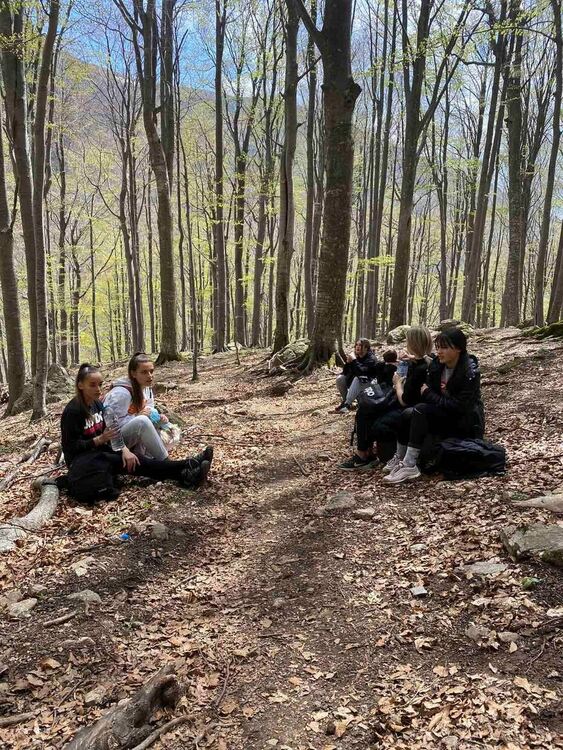 Златаровци извървяха пътя до Райското пръскало и обратно за 10 часа