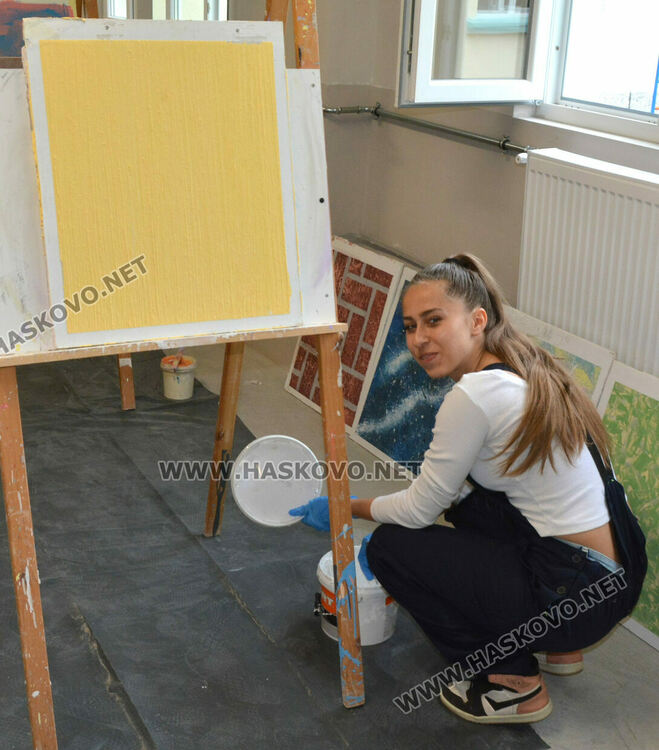 Четири кабинета в синхрон с новите технологии подготвят специалисти в Царската гимназия в Хасково