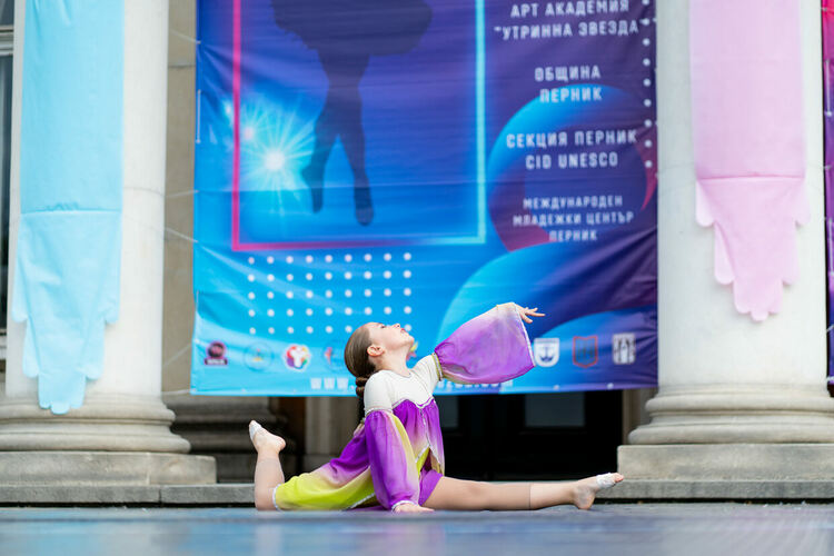 Стотици танцьори от цялата страна се включиха в Националния танцов фестивал „Утринна звезда“