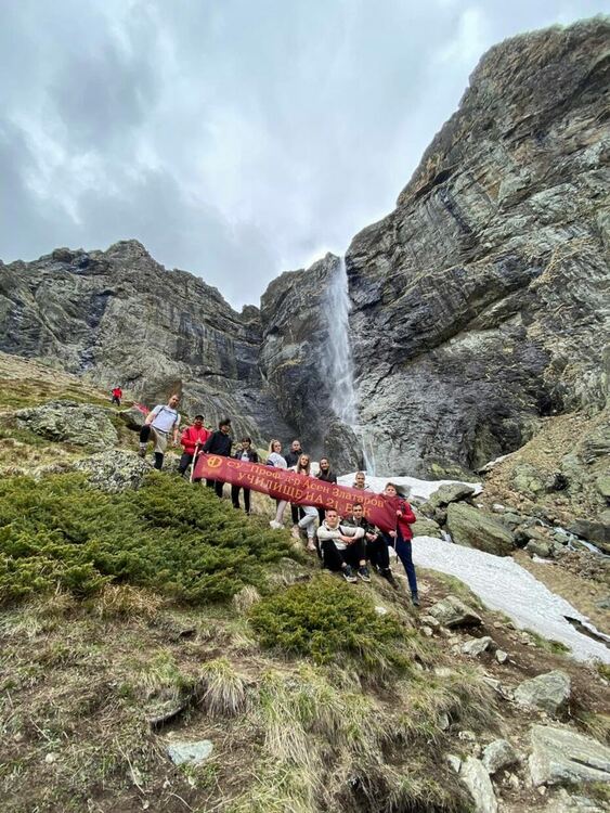 Златаровци извървяха пътя до Райското пръскало и обратно за 10 часа