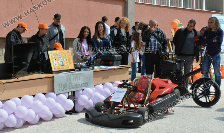 „Магазин на професиите“ в “Шандор Петьофи“, демонстрираха задържане на престъпник