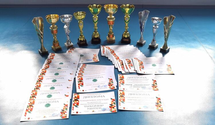 Бляскаво представяне за галактическите ни танцьори в Перник