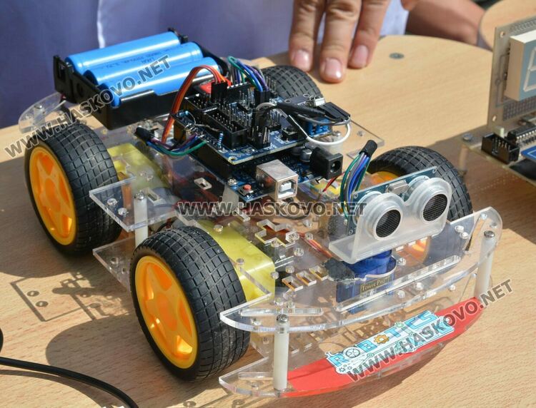 „Магазин на професиите“ в “Шандор Петьофи“, демонстрираха задържане на престъпник