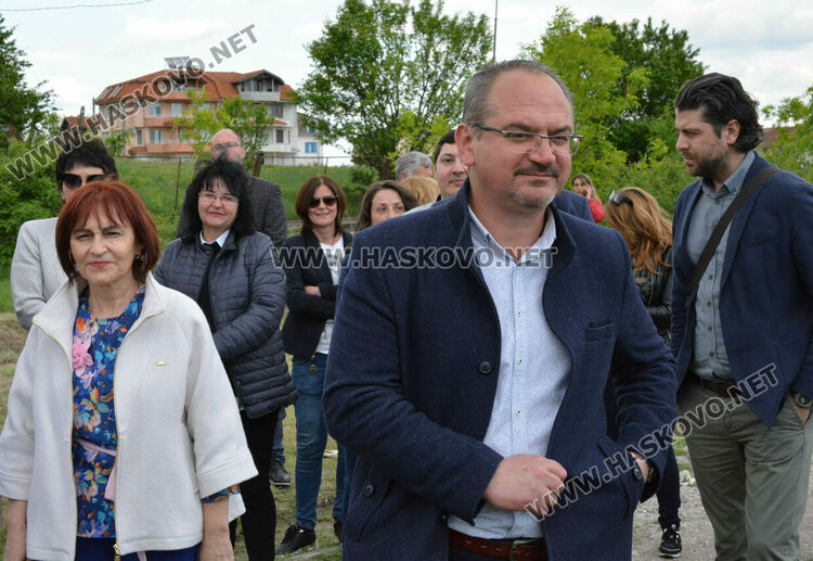 Започна изграждането на закрит плувен басейн в Хасково