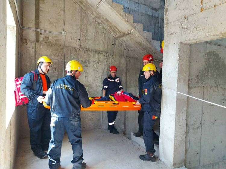 Доброволно формирование "Асеневци" в съвместно учение с доброволци от Рудозем и Велинград (снимки)