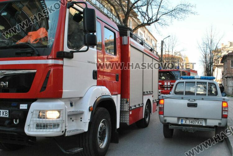 Задържаха двама 18-годишни за палеж в Хасково