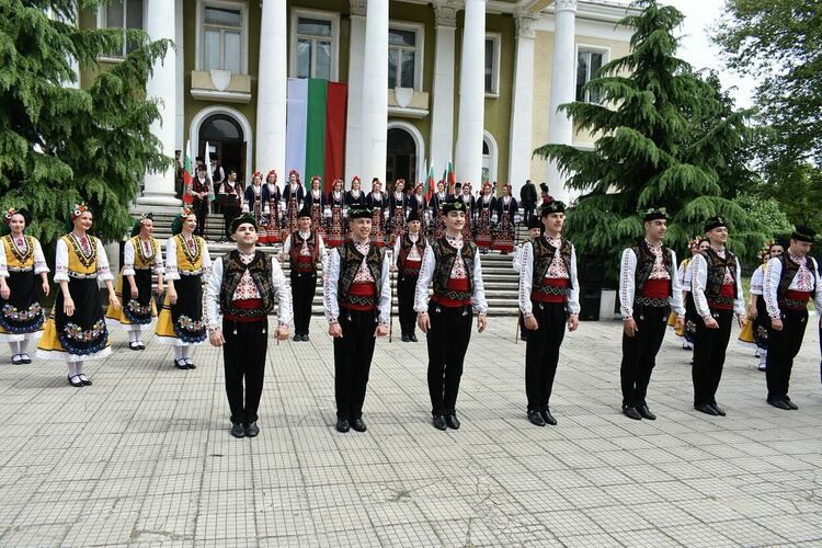 Асеновград отбеляза тържествено Деня на храбростта и българската армия