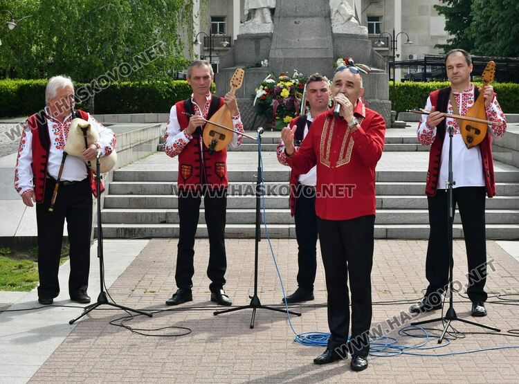 С поклон пред българските герои Хасково отбеляза 6-ти май на пл "Свобода"