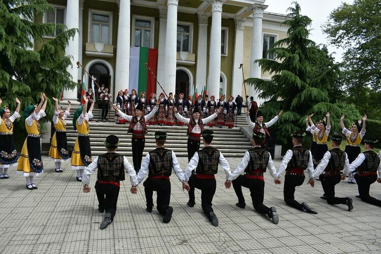 Асеновград отбеляза тържествено Деня на храбростта и българската армия