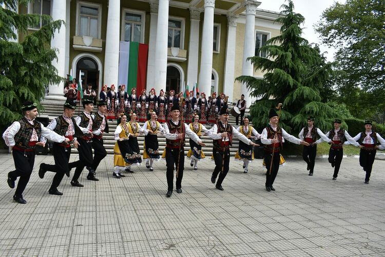 Асеновград отбеляза тържествено Деня на храбростта и българската армия