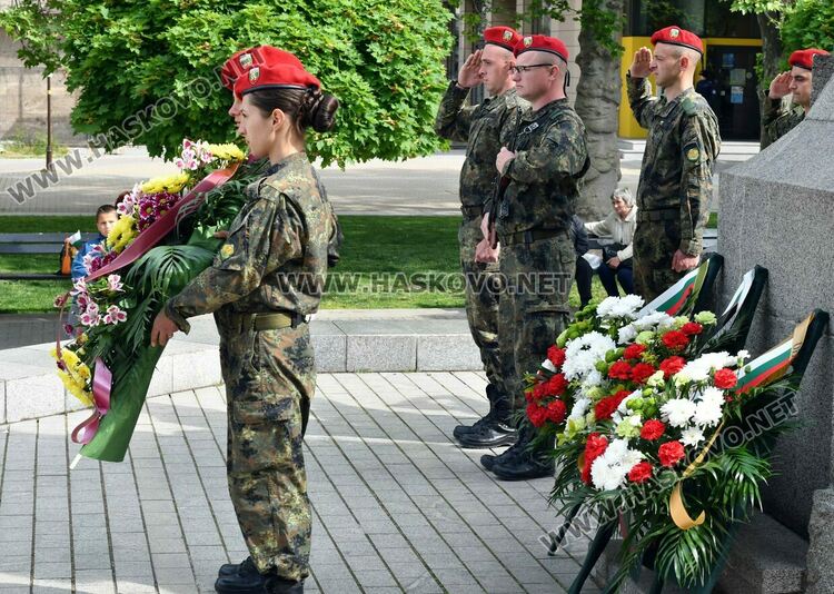 С поклон пред българските герои Хасково отбеляза 6-ти май на пл "Свобода"