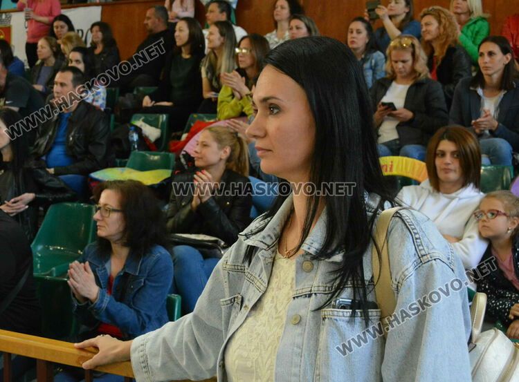 500 гимнастички в Международния турнир “Кралица на Аида”