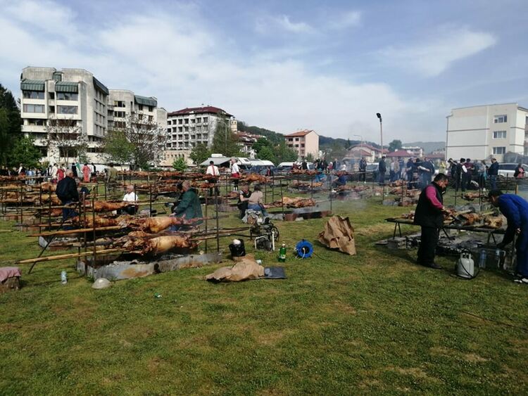 80 чевермета завъртяха за празника в Златоград /обновена и галерия/