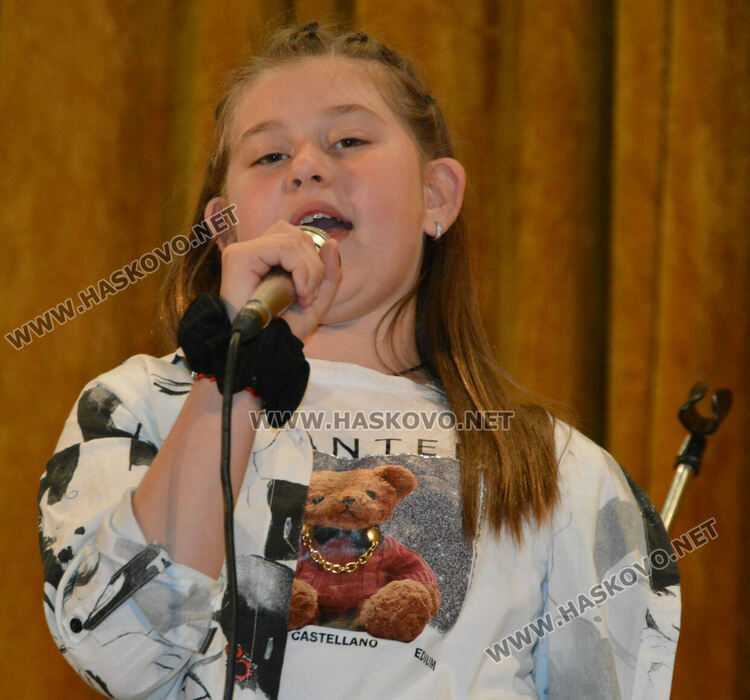 300 певци и музиканти на Празника на младия талант