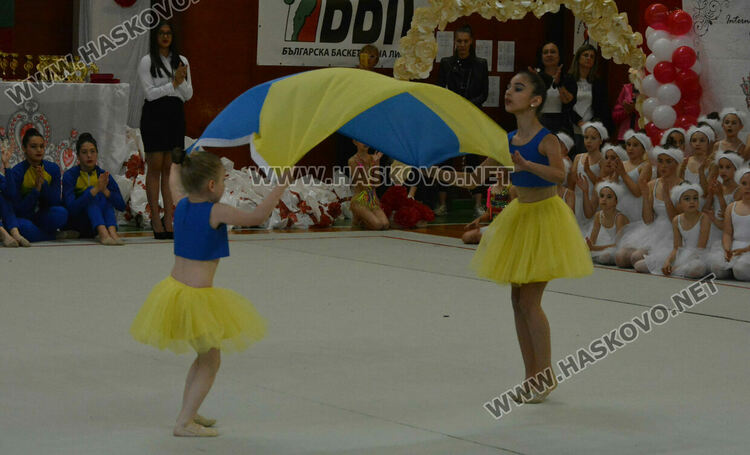 500 гимнастички в Международния турнир “Кралица на Аида”