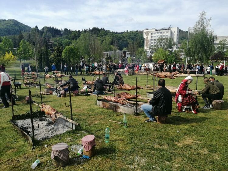 80 чевермета завъртяха за празника в Златоград /обновена и галерия/