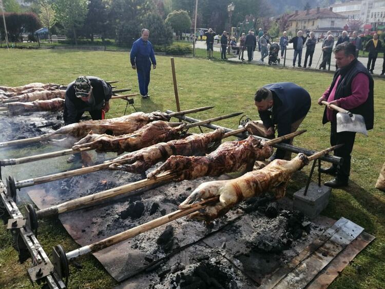 80 чевермета завъртяха за празника в Златоград /обновена и галерия/