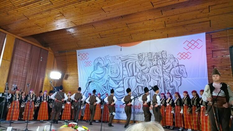 НУФИ посрещна десетки гости за юбилея си и изнесе грандиозен концерт