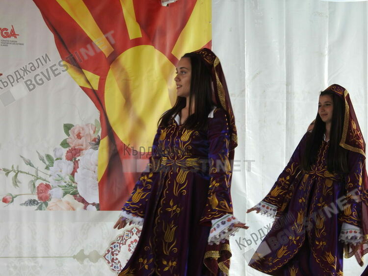 Ансамбъл „Кърджали“ обра овациите на международния фолклорен фестивал в Северна Македония