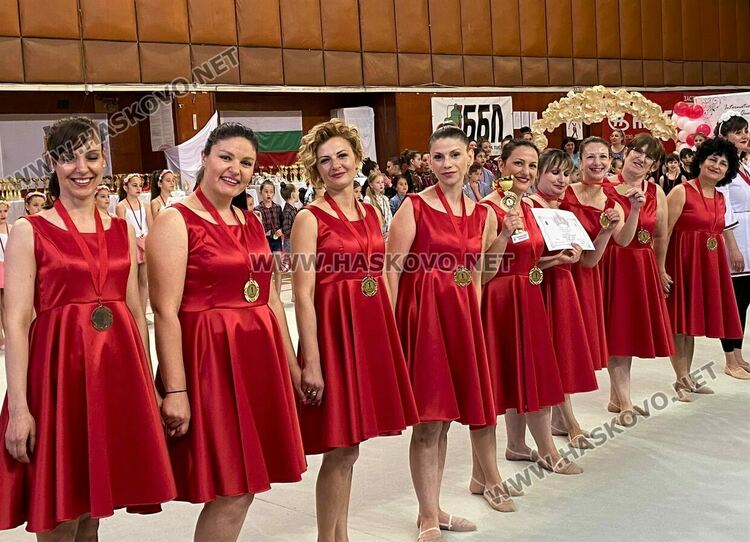 Деца, майки и баби забавляваха публиката в Гимнастрадата в зала „Дружба“