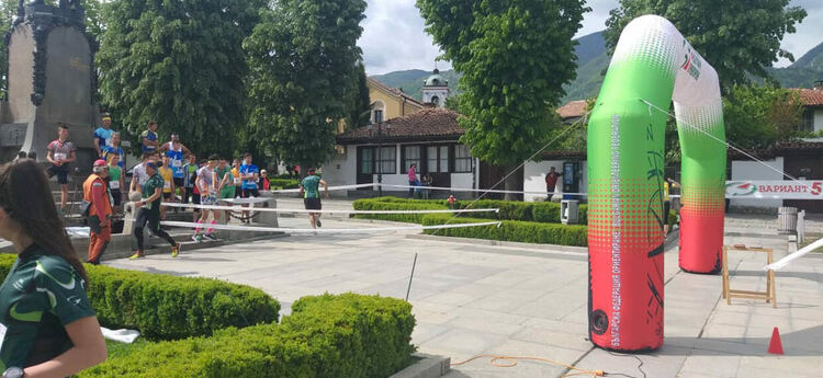 „Компас“ със силно участие в Държавното първенство и състезания по спортно ориентиране 