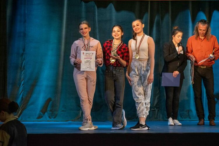 Галаксико с множество награди от Националния танцов фестивал на Камерния танц