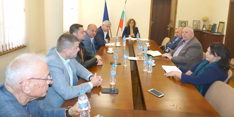 Искат 5 млн. лв. за довършване на околовръстно и ремонт на републикански път