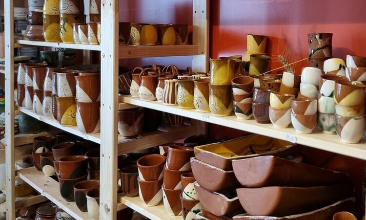 Българската керамика - лечение и наслада с топли цветове