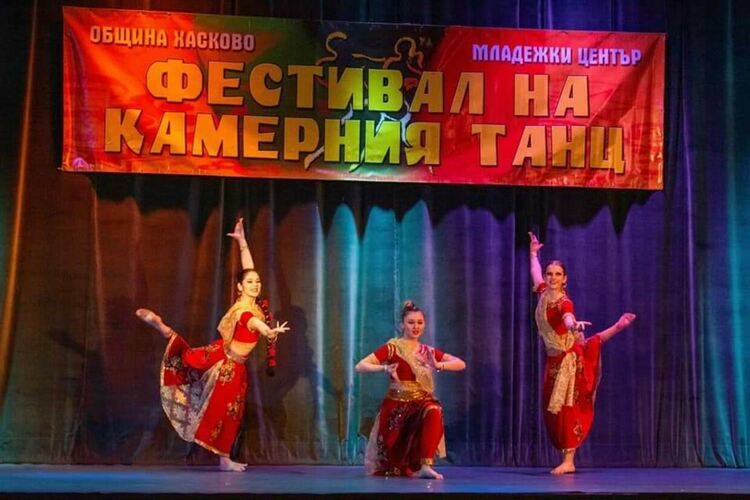 Галаксико с множество награди от Националния танцов фестивал на Камерния танц