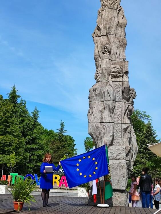 С концерт на деца под мотото "Ние, децата на Европа" Димитровград отбеляза днешния празник 