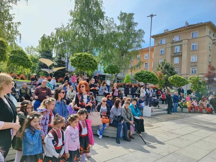 С концерт на деца под мотото "Ние, децата на Европа" Димитровград отбеляза днешния празник 
