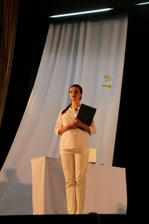 Театрали разнищват човешки съдби в "Хотел между тоя и оня свят"