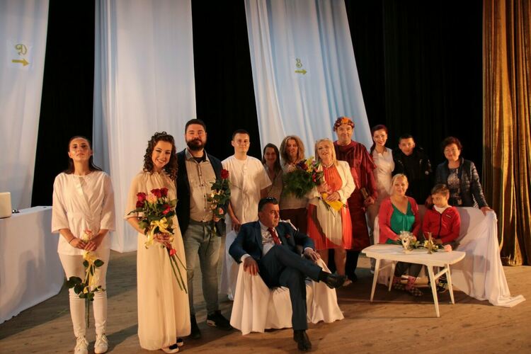 Театрали разнищват човешки съдби в "Хотел между тоя и оня свят"