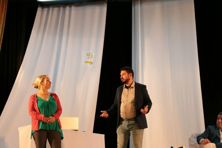 Театрали разнищват човешки съдби в "Хотел между тоя и оня свят"